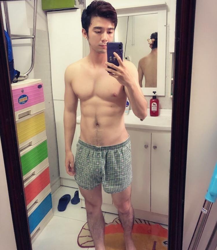 ถ่ายเองกับมือ 74