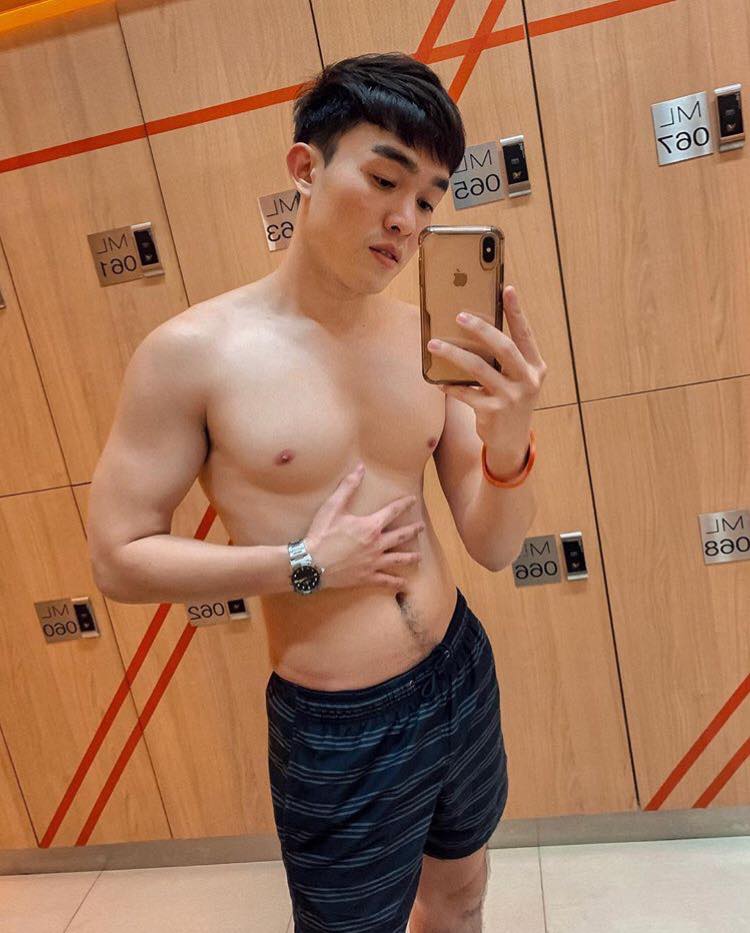ถ่ายเองกับมือ 76