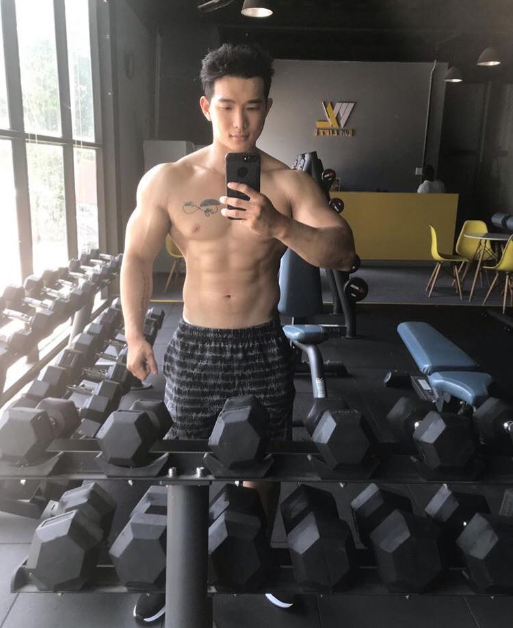 ถ่ายเองกับมือ 77