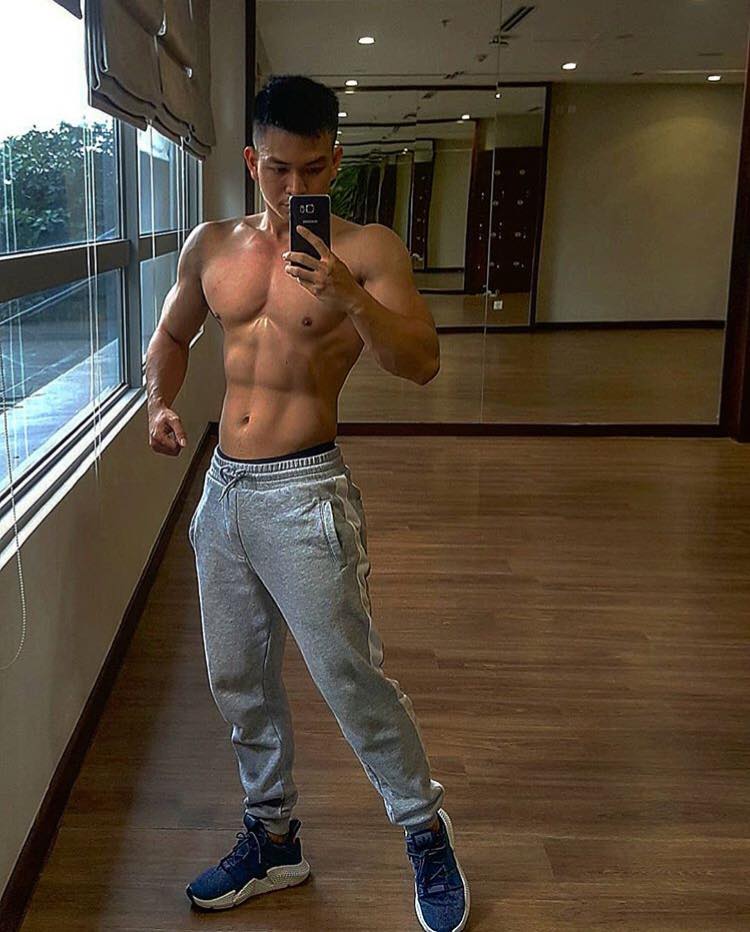 ถ่ายเองกับมือ 79