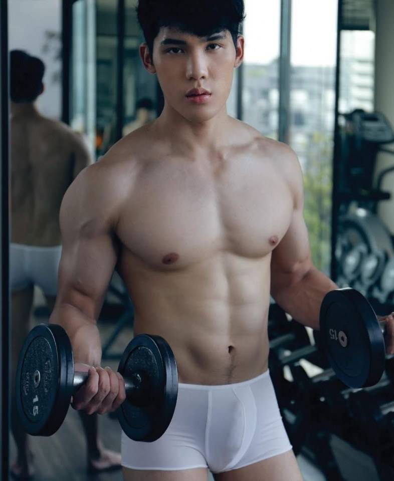 หนุ่มหล่อขึ้นปก 296.4