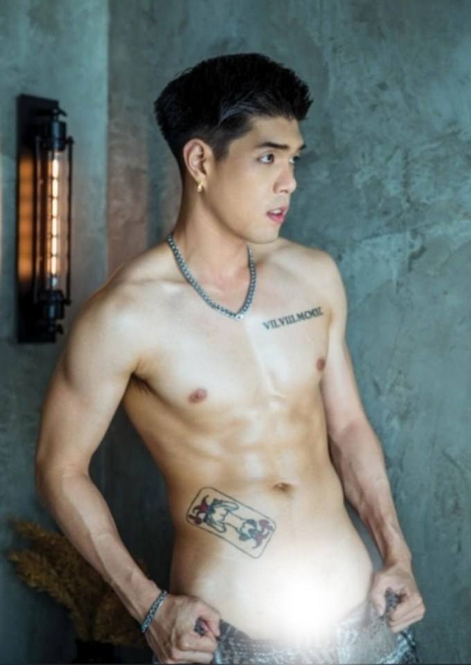 หนุ่มหล่อขึ้นปก 297