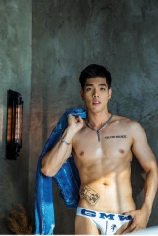 หนุ่มหล่อขึ้นปก 297.1