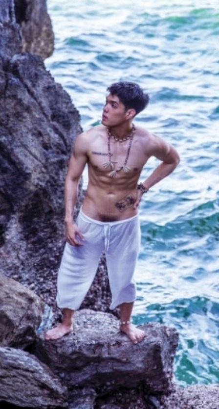 หนุ่มหล่อขึ้นปก 297.1