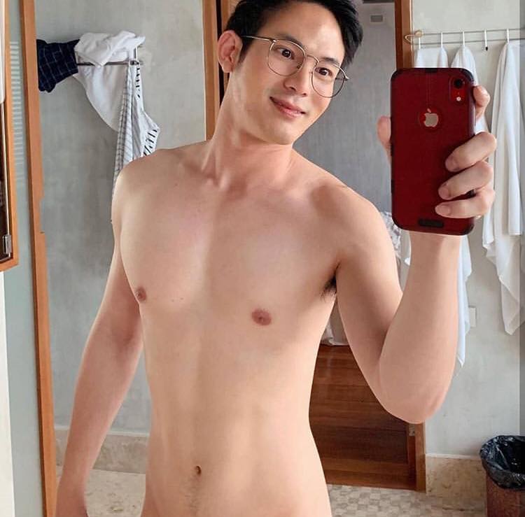 ถ่ายเองกับมือ 81
