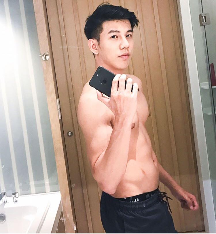 ถ่ายเองกับมือ 82