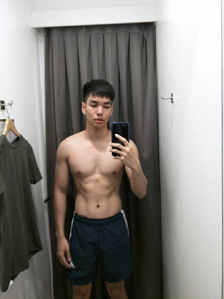 ถ่ายเองกับมือ 83