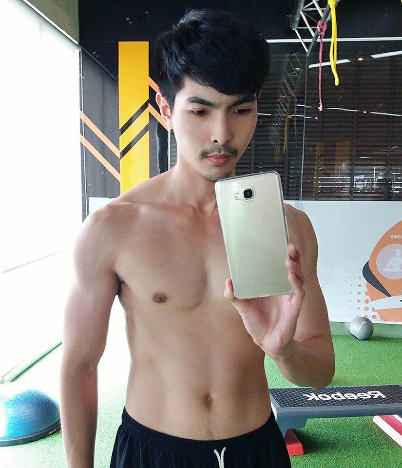 ถ่ายเองกับมือ 85