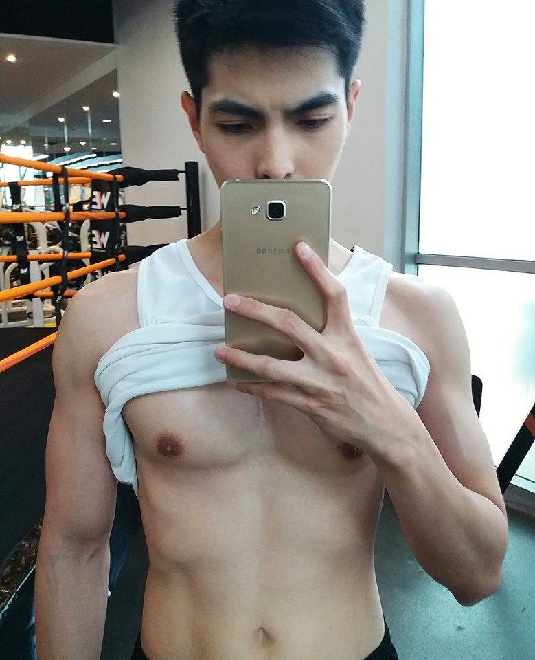 ถ่ายเองกับมือ 85