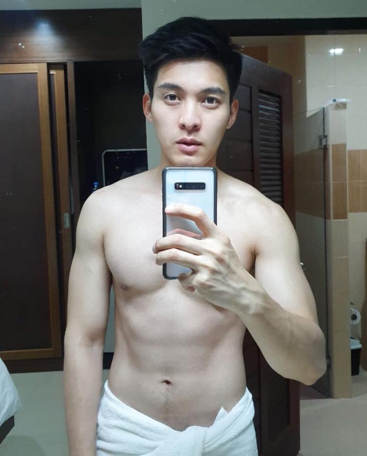 ถ่ายเองกับมือ 87