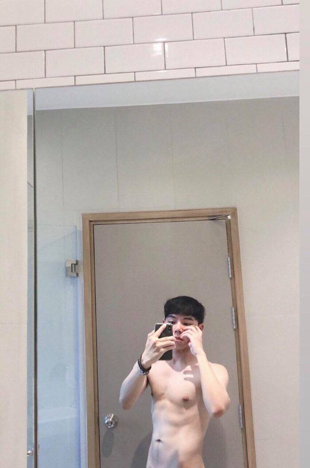 ถ่ายเองกับมือ 92
