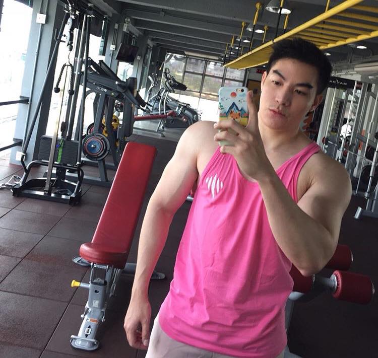 ถ่ายเองกับมือ 94
