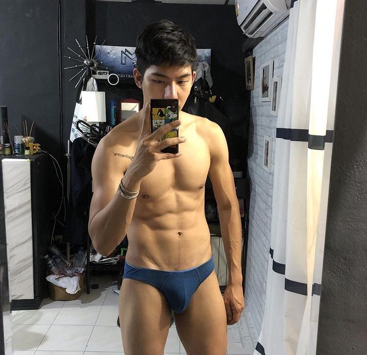 ถ่ายเองกับมือ 97