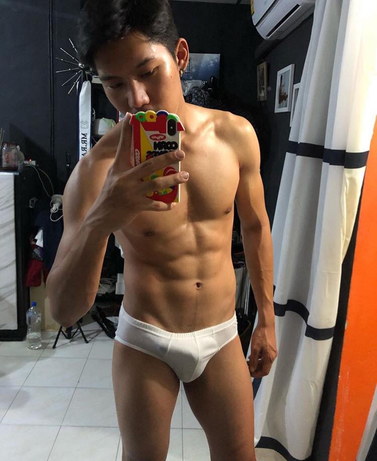 ถ่ายเองกับมือ 97