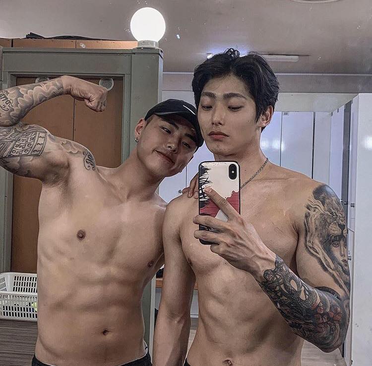 ถ่ายเองกับมือ 98
