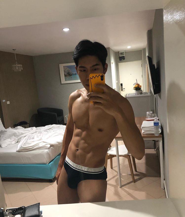 ถ่ายเองกับมือ 98