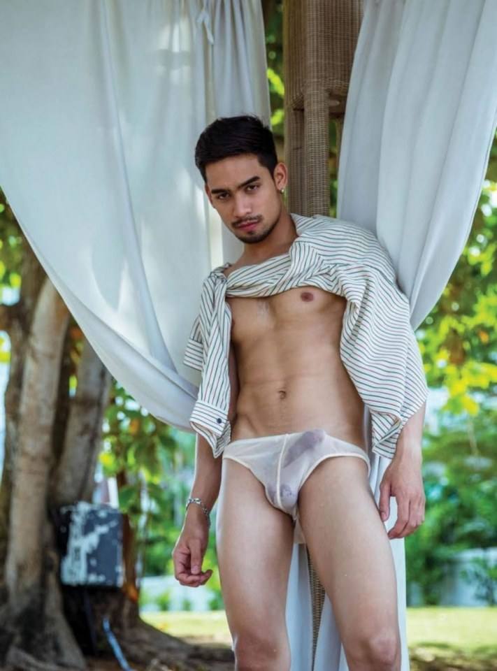 หนุ่มหล่อขึ้นปก 303.1