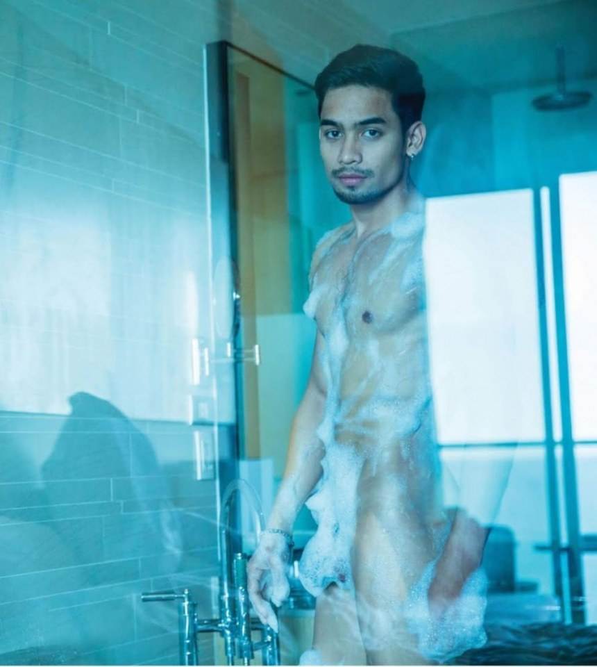 หนุ่มหล่อขึ้นปก 303.1