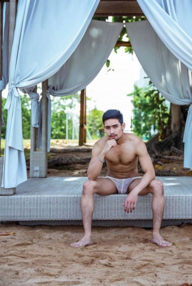 หนุ่มหล่อขึ้นปก 303.1