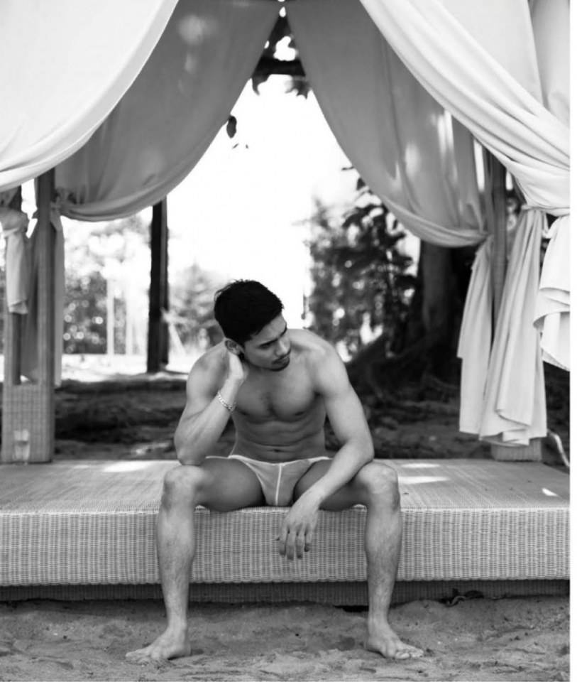 หนุ่มหล่อขึ้นปก 303.1