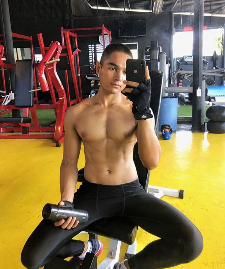 ถ่ายเองกับมือ 107