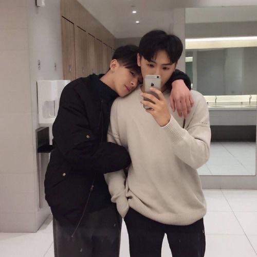 ถ่ายเองกับมือ 112