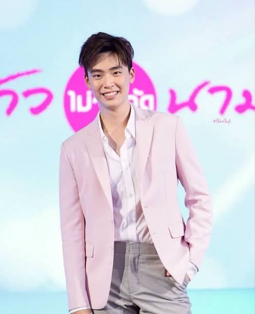 นมชมพูที่รอคอย หมอเน๋งสุดหล่อ