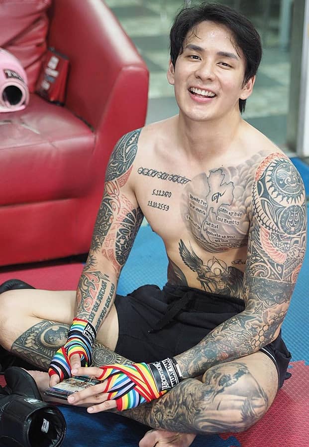 แทค ภรัณยู นายแบบตัวเกรียน ขวัญใจชาวสีม่วง