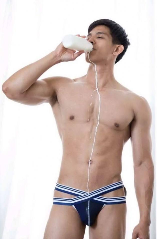 หนุ่มหล่อขึ้นปก 316