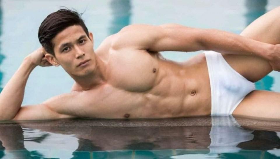 หนุ่มหล่อขึ้นปก 316