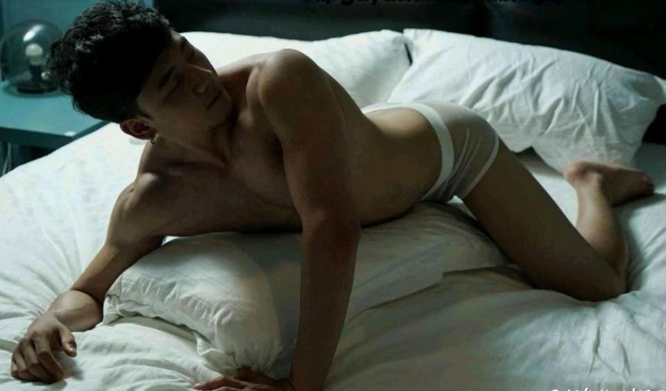หนุ่มหล่อขึ้นปก 320