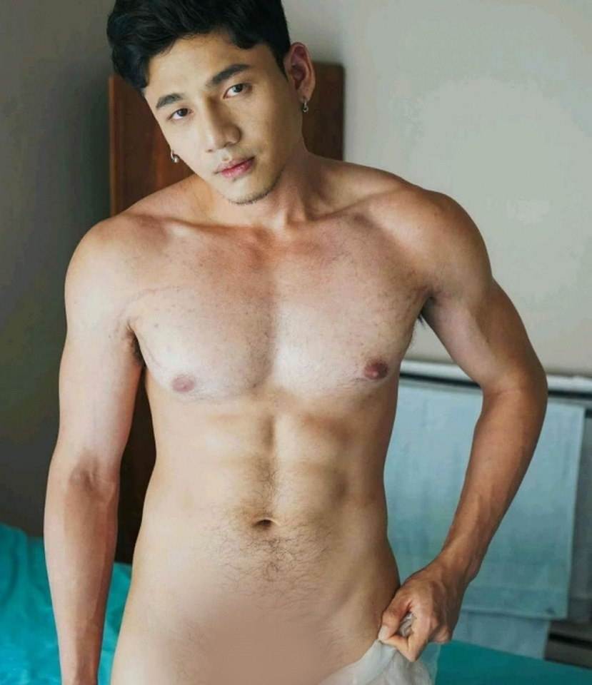 หนุ่มหล่อขึ้นปก 320