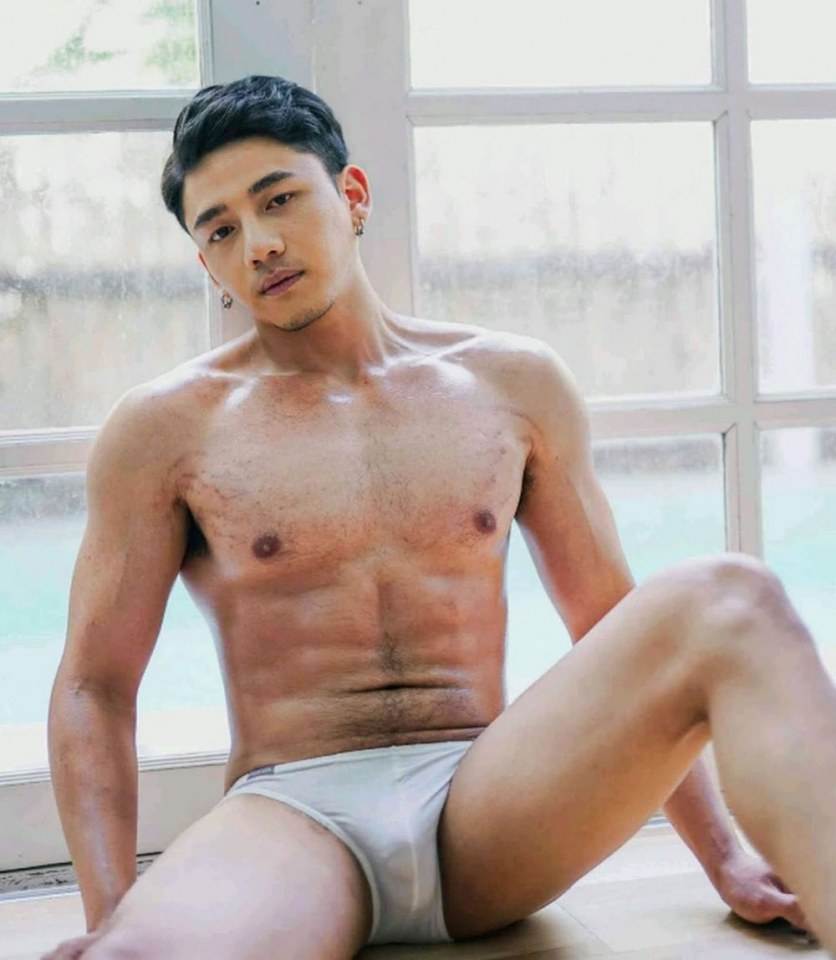 หนุ่มหล่อขึ้นปก 320