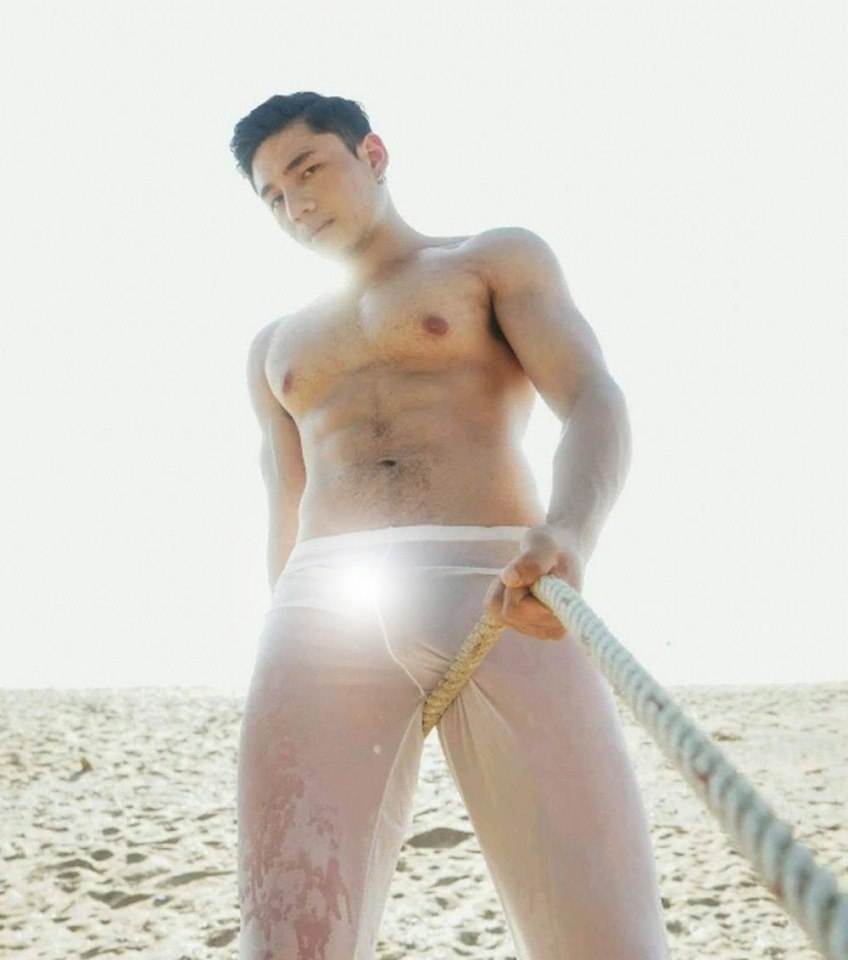 หนุ่มหล่อขึ้นปก 320