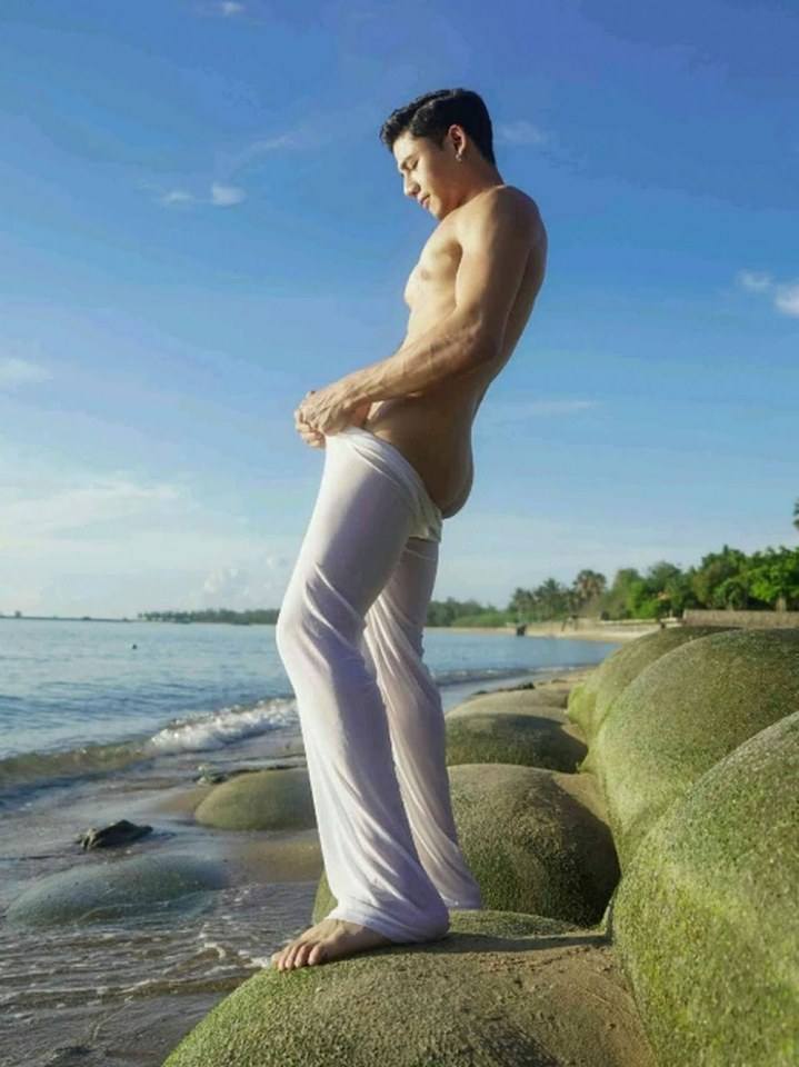 หนุ่มหล่อขึ้นปก 320