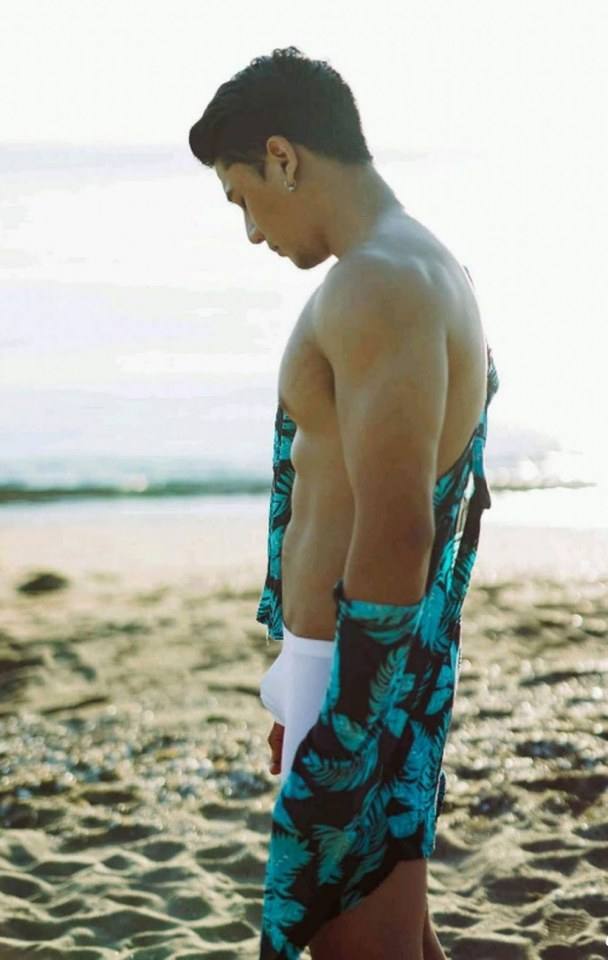หนุ่มหล่อขึ้นปก 320