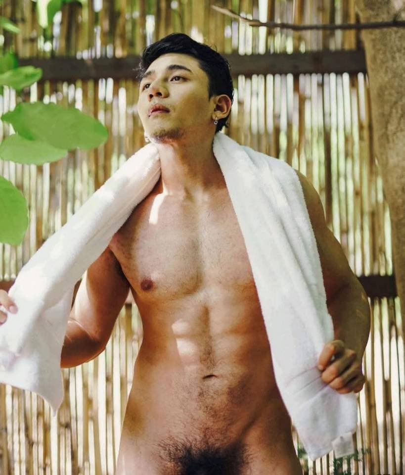 หนุ่มหล่อขึ้นปก 320