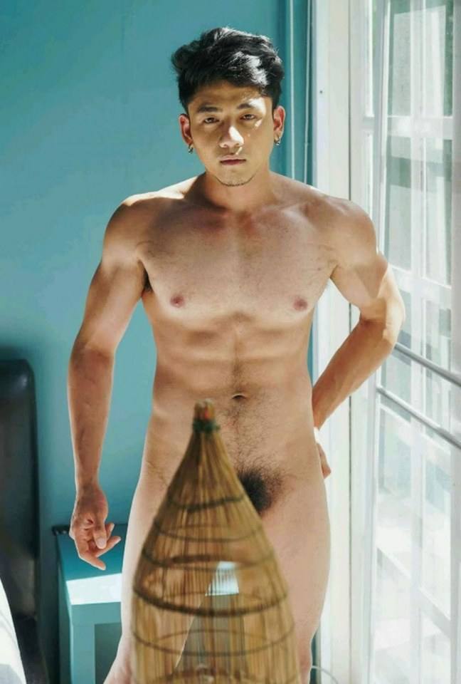 หนุ่มหล่อขึ้นปก 320