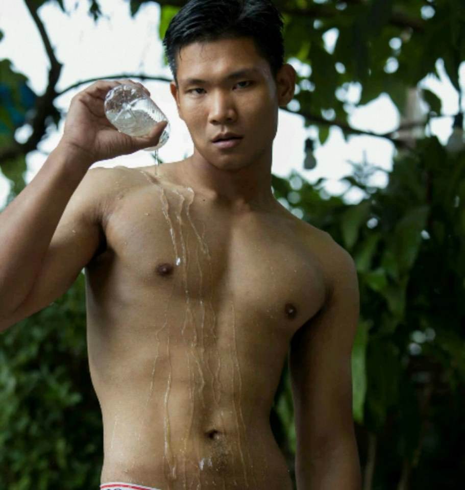 หนุ่มหล่อขึ้นปก 321.1