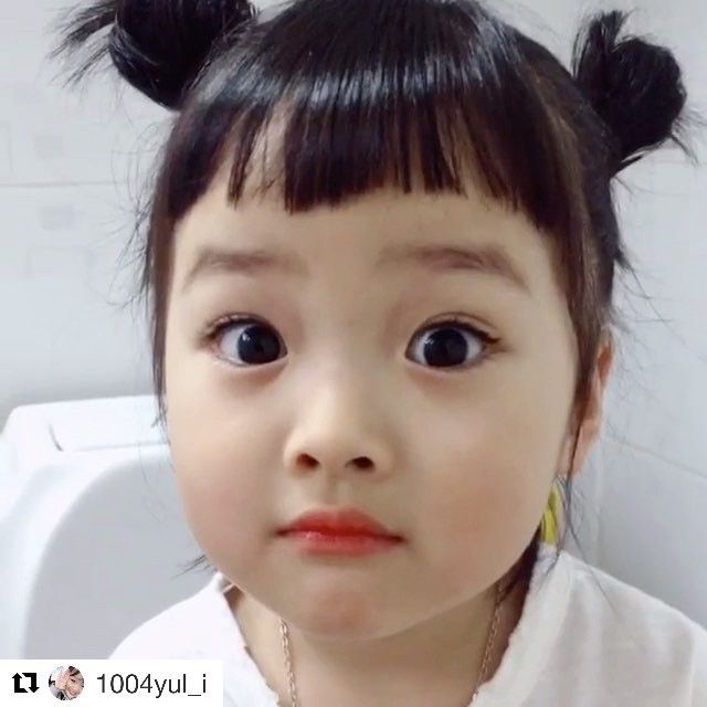 สาวน้อยหน้าทะเล้น ควอน ยูรี เน็ตไอดอลตัวน้อยเกาหลี