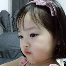 สาวน้อยหน้าทะเล้น ควอน ยูรี เน็ตไอดอลตัวน้อยเกาหลี