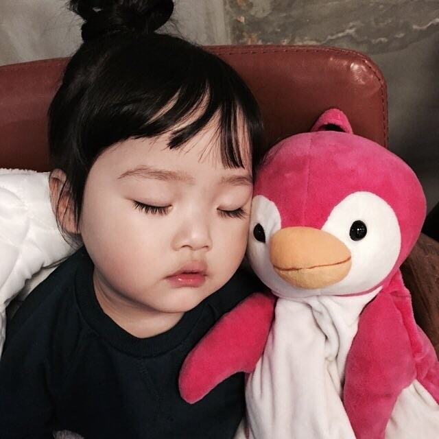 สาวน้อยหน้าทะเล้น ควอน ยูรี เน็ตไอดอลตัวน้อยเกาหลี