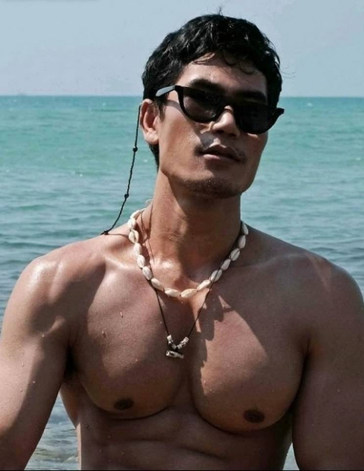 หนุ่มหล่อขึ้นปก 322