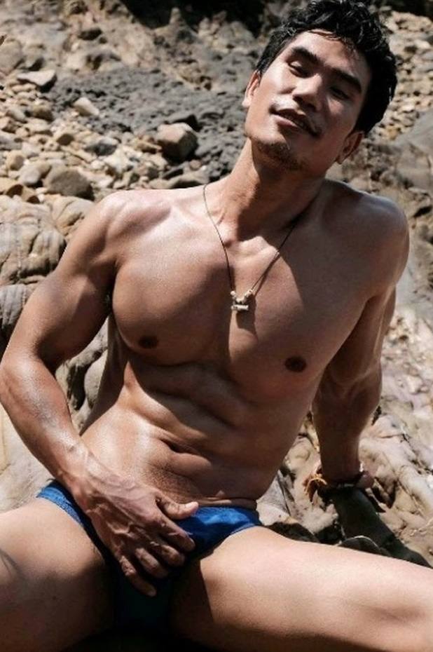 หนุ่มหล่อขึ้นปก 322