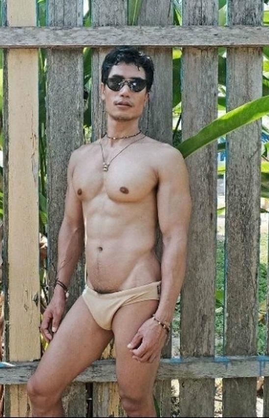 หนุ่มหล่อขึ้นปก 322