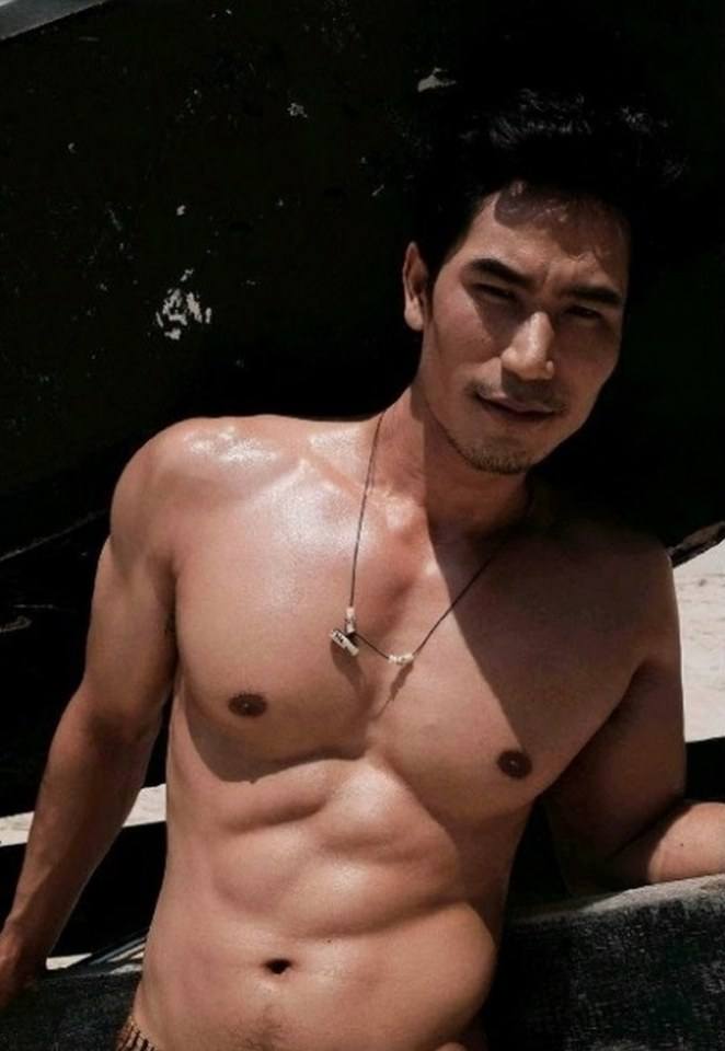 หนุ่มหล่อขึ้นปก 322