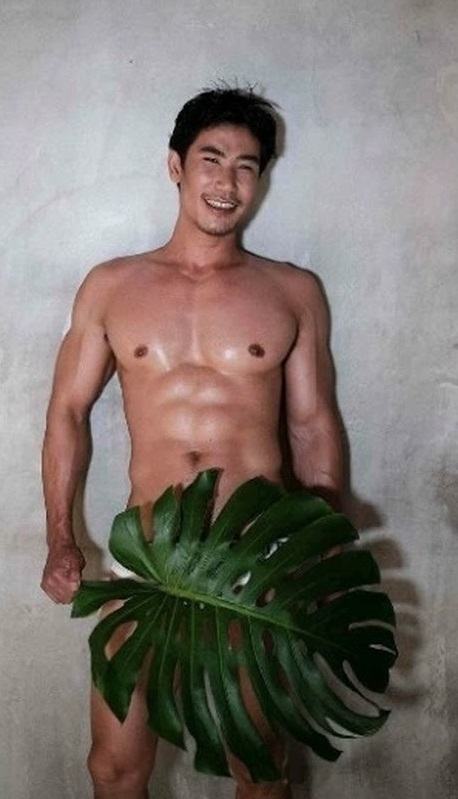 หนุ่มหล่อขึ้นปก 322