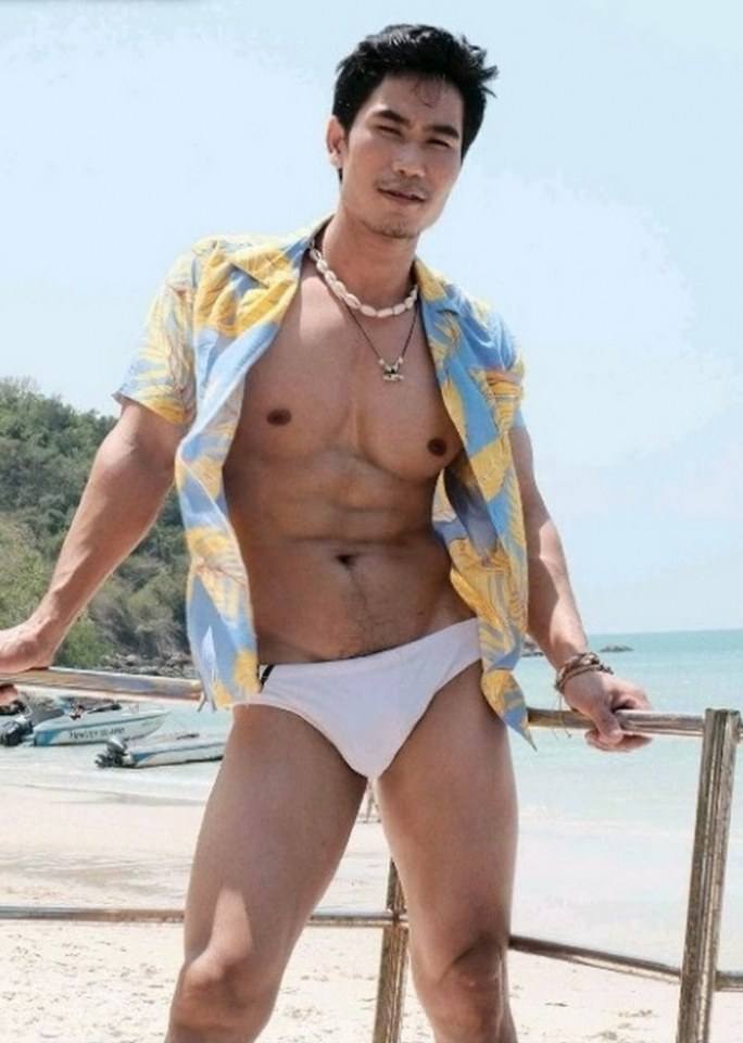 หนุ่มหล่อขึ้นปก 322