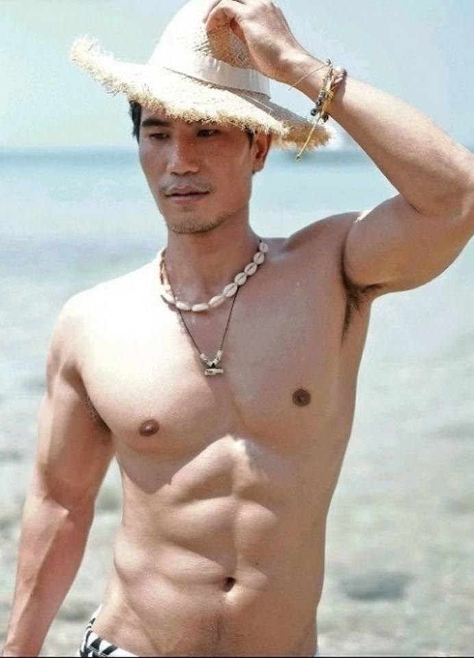 หนุ่มหล่อขึ้นปก 322