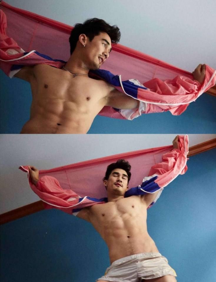 หนุ่มหล่อขึ้นปก 323